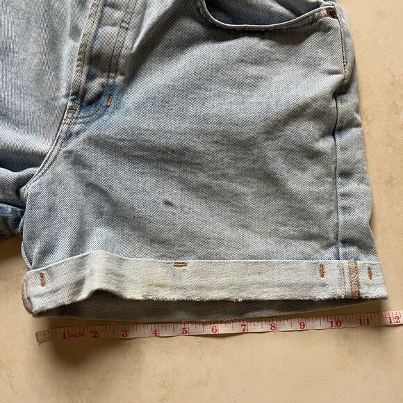 Vintage GAP Women's High Waisted Cuff Denim Jean Short Light Wash Size 10 - Picture 11 of 11